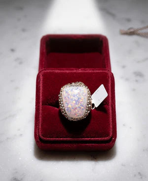 Luxury Opal Crystal Fashion Ring خاتم فاخر مرصع بكريستال الأوبال